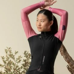 Maillot Manche Longue Gobik Cobble Blend Thar Rose Femme 2023 51 Maillot Manche Longue Gobik Cobble Blend Thar Rose Femme 2023 -Vélos Populaire Magasin maillot cobble blend mujer thar rose cold 2023 gobik 4 700x700 6